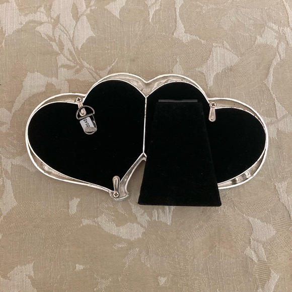 Heart shaped Metal picture/photo frame - Holds 2 pictures. - Picture 6 of 6